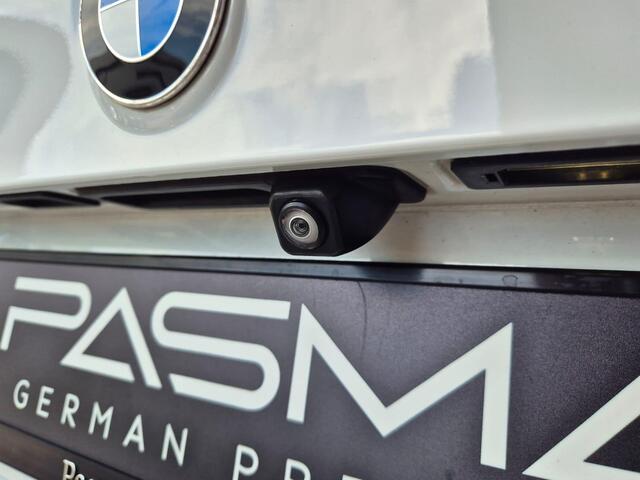 BMW 5-SERIE Touring 520i High Executive | Camera | Trekhaak | 20 inch | Elek. achterklep