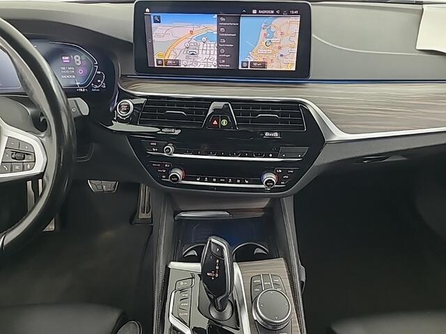 BMW 5-SERIE Touring 520e 272pk M-Sport Origineel NL Leer LED