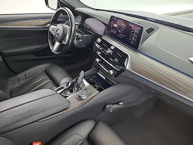 BMW 5-SERIE Touring 520e 272pk M-Sport Origineel NL Leer LED
