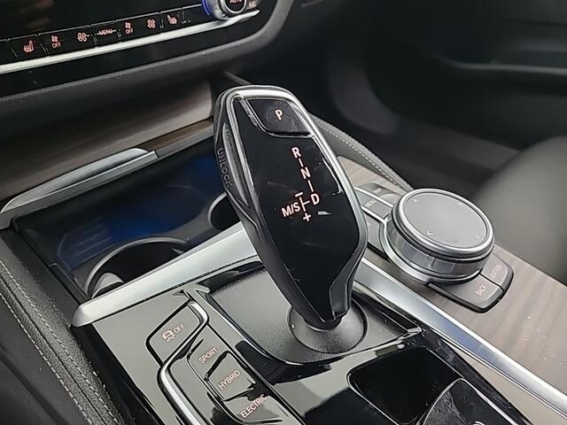 BMW 5-SERIE Touring 520e 272pk M-Sport Origineel NL Leer LED