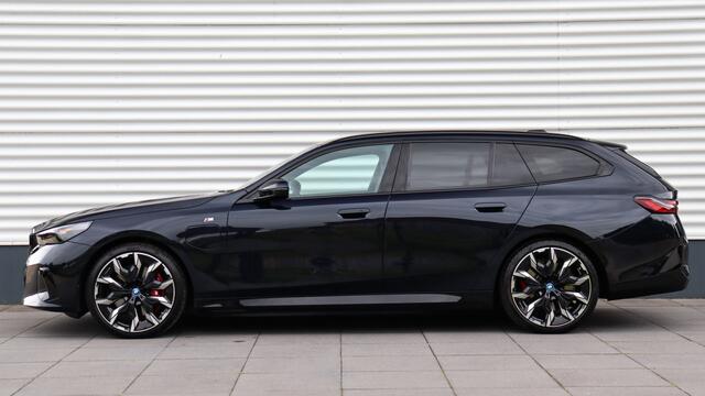 BMW 5-SERIE Touring 550e xDrive M-Sport Pro | Stoelventilatie | Bowers & Wilkins | M Onderstel Professional | Panormadak | Trekhaak