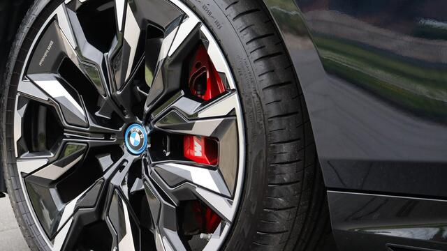 BMW 5-SERIE Touring 550e xDrive M-Sport Pro | Stoelventilatie | Bowers & Wilkins | M Onderstel Professional | Panormadak | Trekhaak