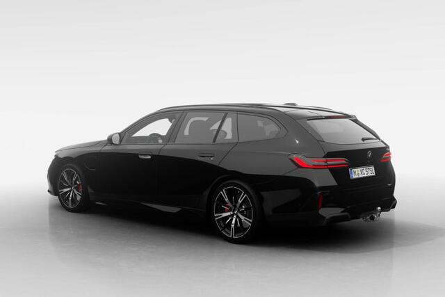 BMW 5-SERIE Touring 530e M Sport Edition | M Sport Pro | Innovation Pack| Travel Pack | Comfort Pack | Trekhaak