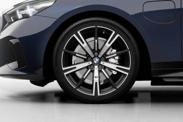 BMW 5-SERIE Touring 530e M Sport Edition | Innovation Pack | Travel Pack | Comfort Pack | Trekhaak