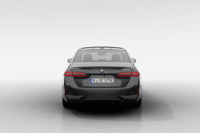 BMW 5-SERIE Sedan 530e M Sport Edition | M Sport Pro | Innovation Pack | Travel Pack | Comfort Pack