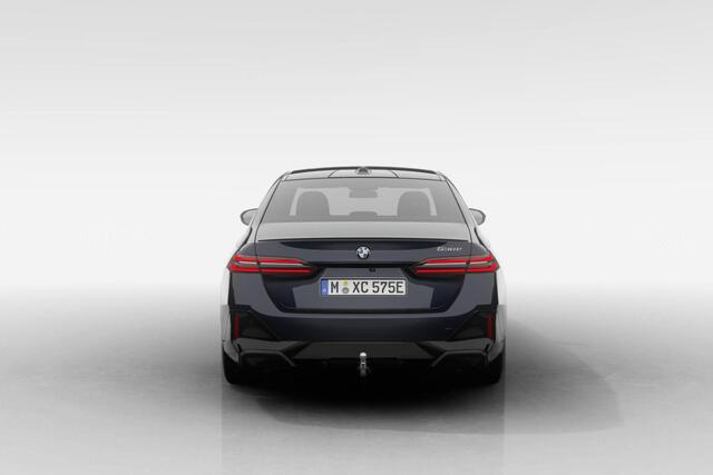 BMW 5-SERIE Sedan 530e M Sport Edition | M Sport Por | Innovation Pack | Travel Pack | Comfort Pack