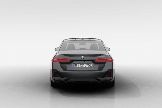 BMW 5-SERIE Sedan 530e M Sport Edition | M Sport Pro | Innovation Pack | Travel Pack | Comfort Pack
