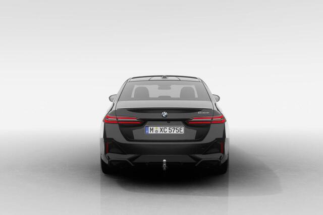 BMW 5-SERIE 530e M Sport Edition | M Sport Pro | Innovation Pack | Travel Pack | Comfort Pack | Trekhaak