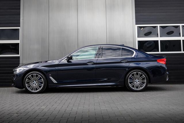BMW 5-SERIE 530e 252 pk iPerformance High Executive M-Sportpakket / Head-Up/ 360-Camera/ Keyless/ Leder/ Sport-Stoelen/ Stoel.Verw/ Led-Koplamp/ Park.Sens/ 19'' LMV