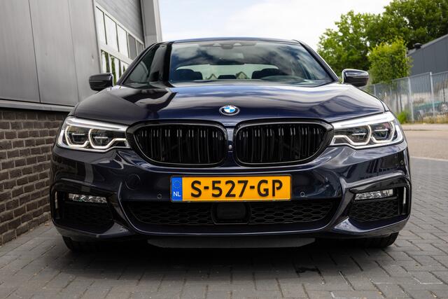 BMW 5-SERIE 530e 252 pk iPerformance High Executive M-Sportpakket / Head-Up/ 360-Camera/ Keyless/ Leder/ Sport-Stoelen/ Stoel.Verw/ Led-Koplamp/ Park.Sens/ 19'' LMV
