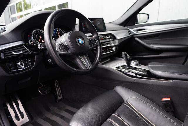 BMW 5-SERIE 530e 252 pk iPerformance High Executive M-Sportpakket / Head-Up/ 360-Camera/ Keyless/ Leder/ Sport-Stoelen/ Stoel.Verw/ Led-Koplamp/ Park.Sens/ 19'' LMV