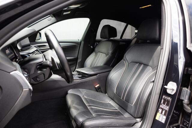 BMW 5-SERIE 530e 252 pk iPerformance High Executive M-Sportpakket / Head-Up/ 360-Camera/ Keyless/ Leder/ Sport-Stoelen/ Stoel.Verw/ Led-Koplamp/ Park.Sens/ 19'' LMV