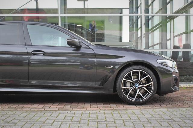BMW 5-SERIE 530e M-Sport Sedan, Adaptieve Cruise, Trekhaak, Achteruitrijcame