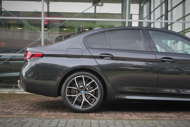 BMW 5-SERIE 530e M-Sport Sedan, Adaptieve Cruise, Trekhaak, Achteruitrijcame