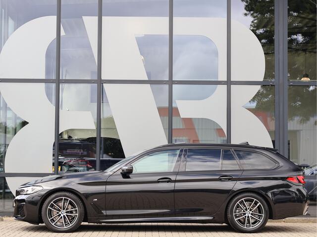 BMW 5-SERIE Touring 520i High Executive M Sport | Virtual | HUD | Pano | Comfortstoelen |