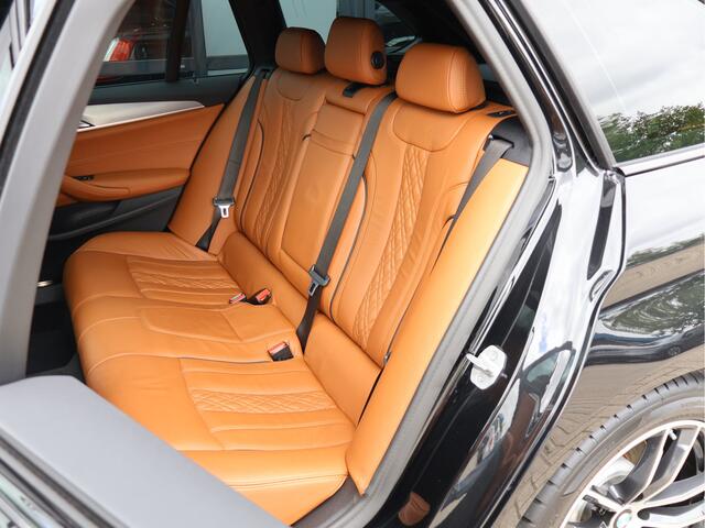 BMW 5-SERIE Touring 520i High Executive M Sport | Virtual | HUD | Pano | Comfortstoelen |