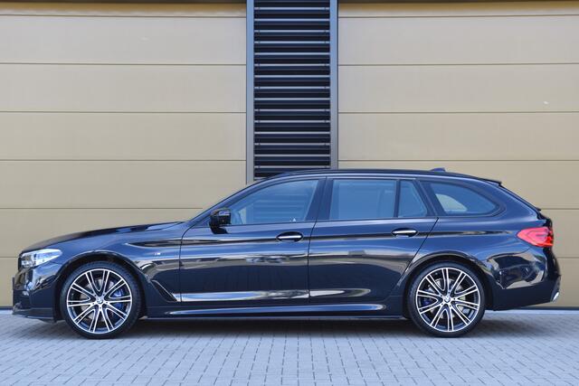 BMW 5-SERIE Touring 540i xDrive High Executive * M Sportpakket * Head-up * Comfortstoelen *Keyless entry *