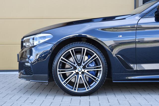 BMW 5-SERIE Touring 540i xDrive High Executive * M Sportpakket * Head-up * Comfortstoelen *Keyless entry *