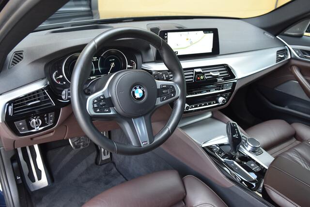BMW 5-SERIE Touring 540i xDrive High Executive * M Sportpakket * Head-up * Comfortstoelen *Keyless entry *