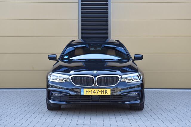 BMW 5-SERIE Touring 520i High Executive * Sport line * Head-up * Elektrische stoelen * Stoelverwarming * LED *