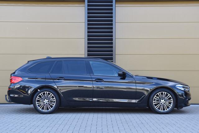 BMW 5-SERIE Touring 520i High Executive * Sport line * Head-up * Elektrische stoelen * Stoelverwarming * LED *