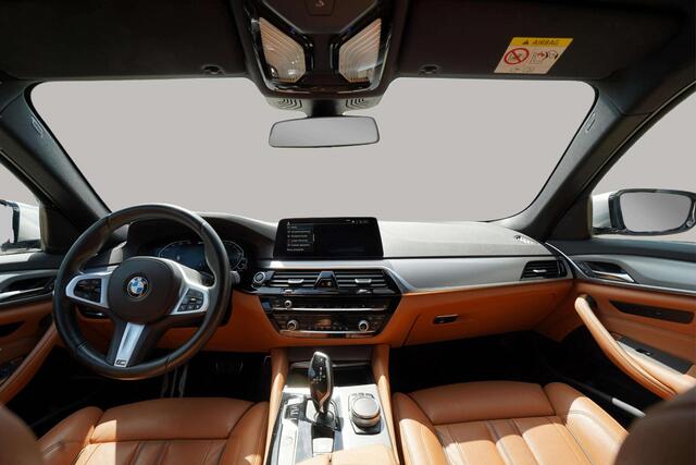 BMW 5-SERIE 530e iPerformance eDrive Edition | M-Sport | Parking Pack |