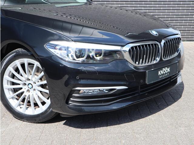 BMW 5-SERIE Touring 540i xDrive High Executive | Harman/Kardon | Lederen Sportstoelen |