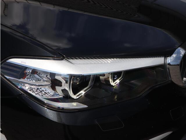 BMW 5-SERIE Touring 540i xDrive High Executive | Harman/Kardon | Lederen Sportstoelen |