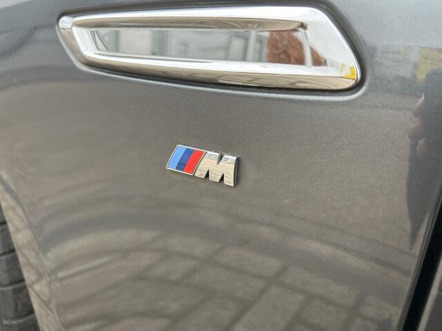 BMW 5-SERIE 520i M Sport Pakket / Dakje / Xenon / Leer