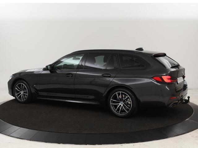 BMW 5-SERIE 530e xDrive M Sport | Stoelventilatie | Adaptive cruise | Head-Up | 360 camera | Trekhaak | Laserlight | Stoel & achterbankverwarming | Carplay | Leder | Keyless | Live Cockpit