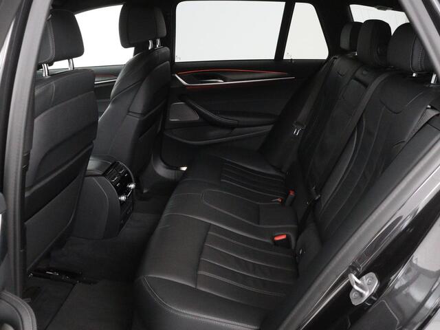 BMW 5-SERIE 530e xDrive M Sport | Stoelventilatie | Adaptive cruise | Head-Up | 360 camera | Trekhaak | Laserlight | Stoel & achterbankverwarming | Carplay | Leder | Keyless | Live Cockpit