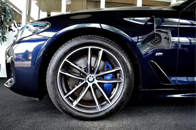 BMW 5-SERIE Touring 530e Hybride M-Sportedition | Comf.Stoelen | Vol !