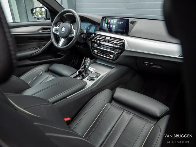 BMW 5-SERIE 520i High Executive M-Sport Pano Leer Camera NAP Memory