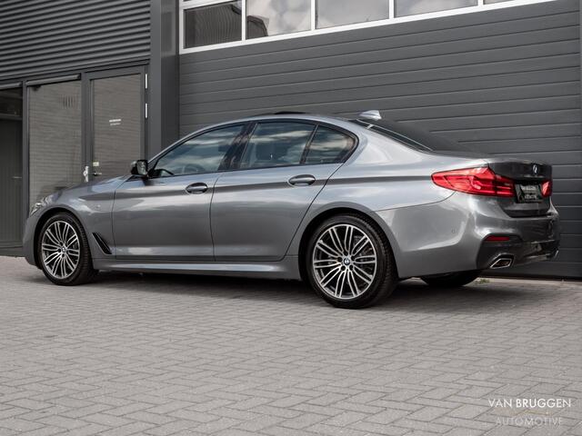 BMW 5-SERIE 520i High Executive M-Sport Pano Leer Camera NAP Memory