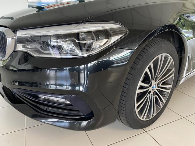 BMW 5-SERIE Touring 530i High Executive elec trekhaak / stoelverwarming /koeling /