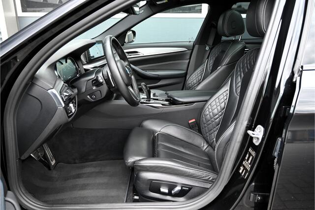 BMW 5-SERIE Touring 530i M-SPORT / PANO / LEDER / MEMORY / HUD / LED / 20" / DEALER ONDERHOUDEN