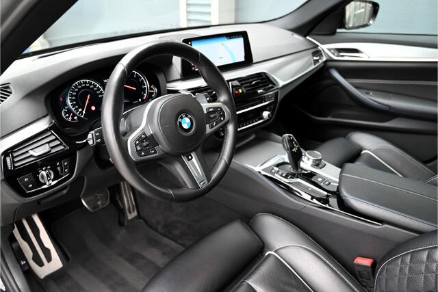 BMW 5-SERIE Touring 530i M-SPORT / PANO / LEDER / MEMORY / HUD / LED / 20" / DEALER ONDERHOUDEN
