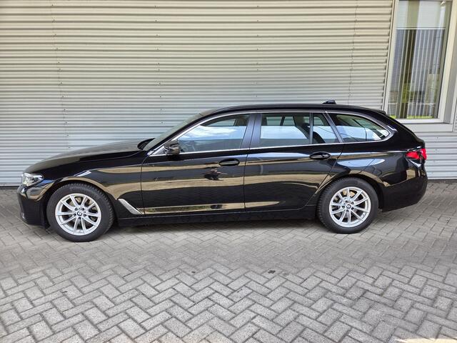 BMW 5-SERIE Touring 520i Business Edition Plus