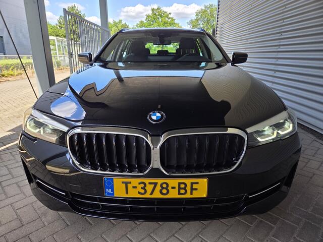 BMW 5-SERIE Touring 520i Business Edition Plus