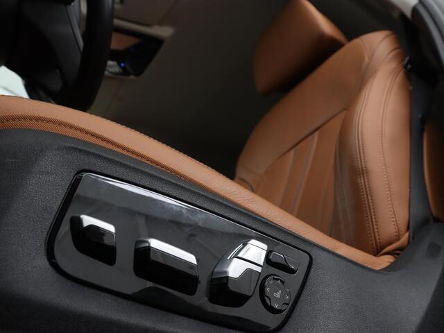 BMW 5-SERIE 520e Business Edition Plus | Adaptive cruise | 360 Camera | Luxury Line | Trekhaak | Laserlight | Leder | Stoelverwarming | Live Cockpit | Navigatie | Keyless