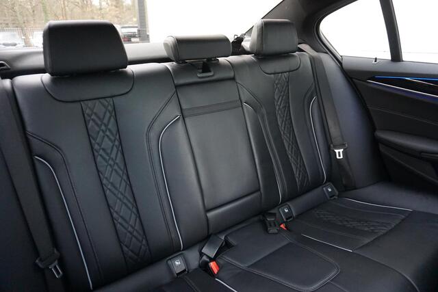 BMW 5-SERIE 540i M Sportpakket l High Executive l Laserlight l HiFi l Panoramadak