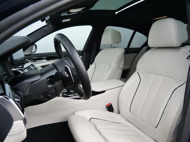 BMW 5-SERIE 545e xDrive 395pk High Executive Automaat M-Performance / Stoelkoeling / Bowers & Wilkins