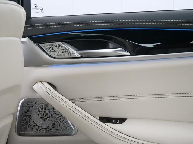 BMW 5-SERIE 545e xDrive 395pk High Executive Automaat M-Performance / Stoelkoeling / Bowers & Wilkins