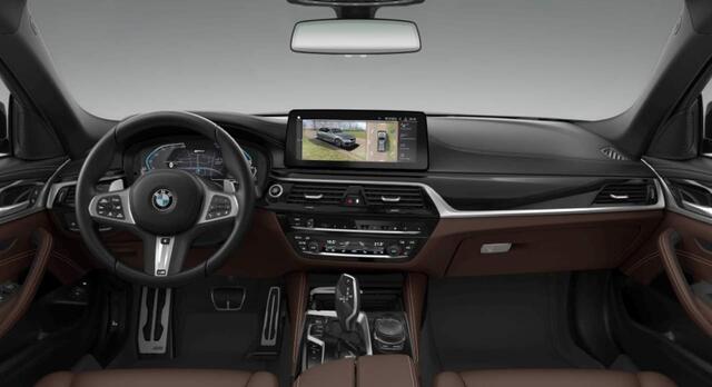 BMW 5-SERIE Touring 530e xDrive M-Sport | Panoramadak | CoPilot | Head Up