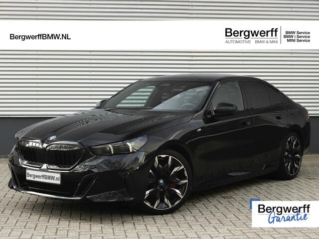 BMW 5-SERIE 550e xDrive - M-Sport Pro - Pano - Onderstel Prof - Trekhaak - Stoelventilatie