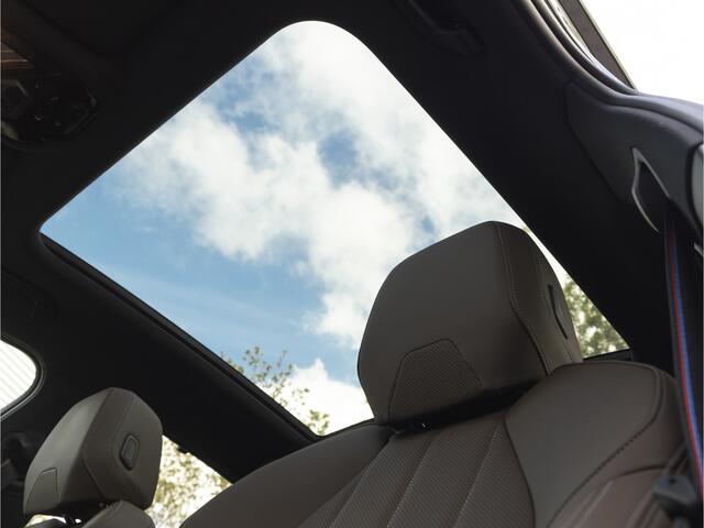 BMW 5-SERIE 550e xDrive - M-Sport Pro - Pano - Onderstel Prof - Trekhaak - Stoelventilatie