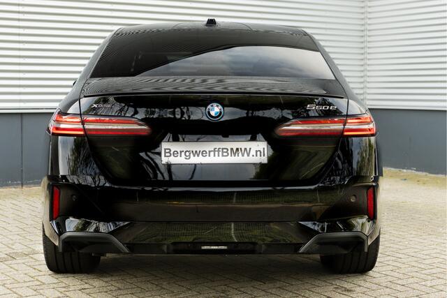 BMW 5-SERIE 550e xDrive - M-Sport Pro - Pano - Onderstel Prof - Trekhaak - Stoelventilatie