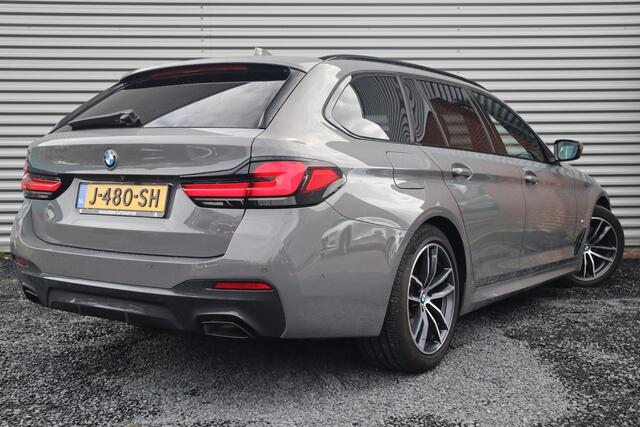 BMW 5-SERIE Touring 530i High Executive M-Sport Bernina Grau / Pano / Camera / Laser
