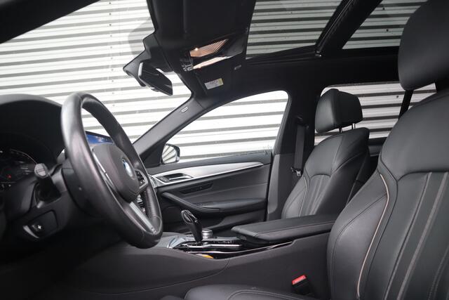 BMW 5-SERIE Touring 530i High Executive M-Sport Bernina Grau / Pano / Camera / Laser