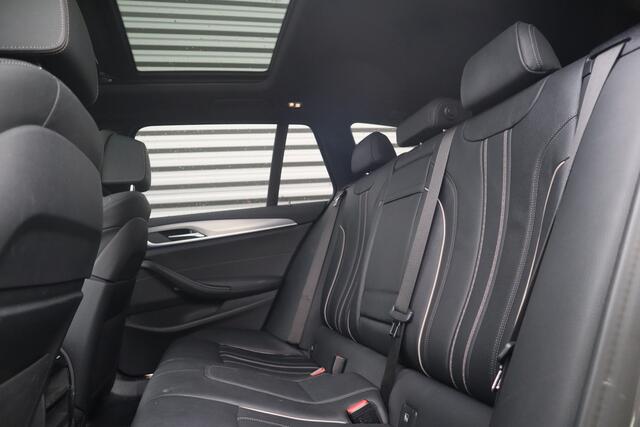 BMW 5-SERIE Touring 530i High Executive M-Sport Bernina Grau / Pano / Camera / Laser